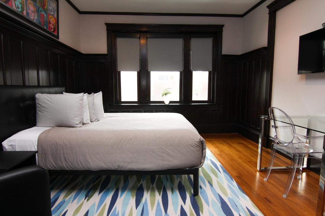 A Stylish Stay W/ A Queen Bed, Heated Floors.. #37 Brookline Buitenkant foto