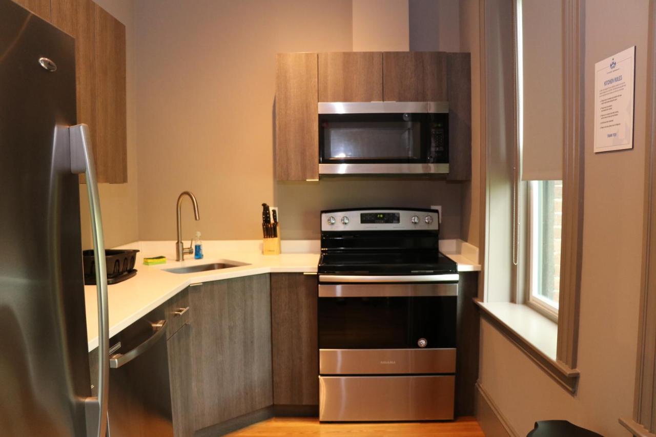 A Stylish Stay W/ A Queen Bed, Heated Floors.. #37 Brookline Buitenkant foto