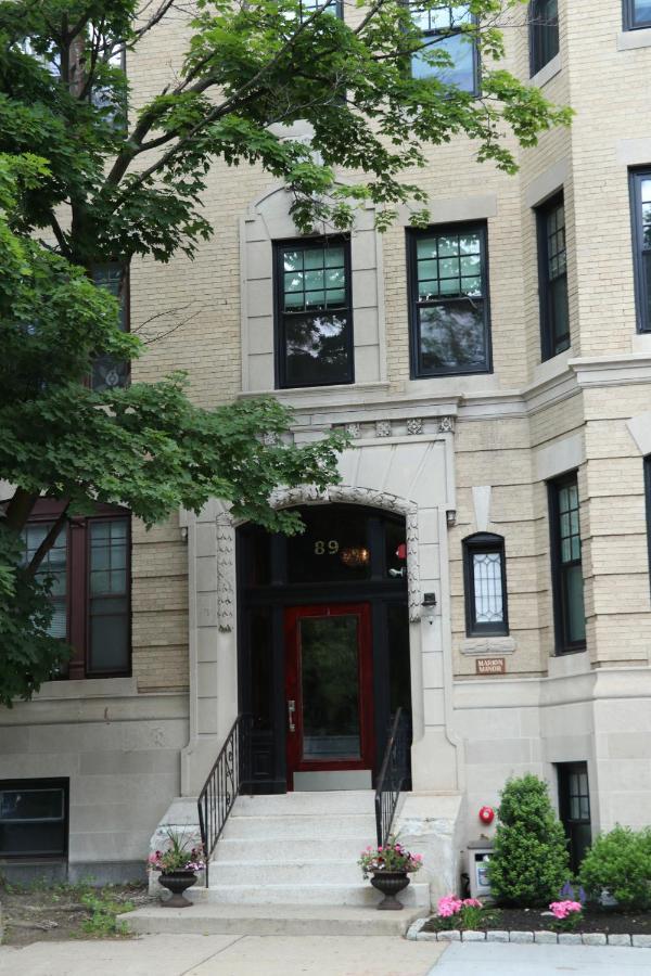 A Stylish Stay W/ A Queen Bed, Heated Floors.. #37 Brookline Buitenkant foto